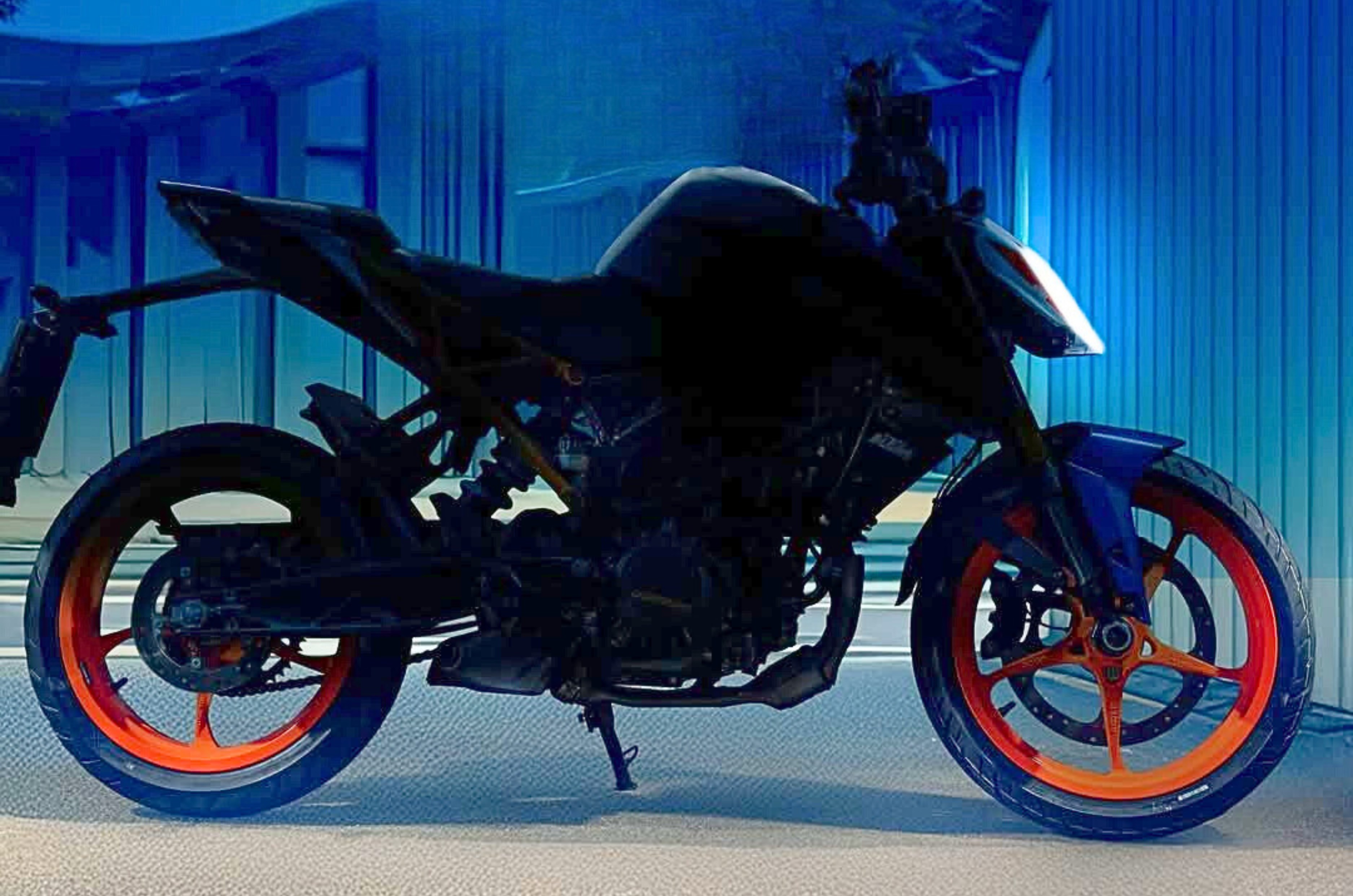 KTM 160 Duke teased for the first time
